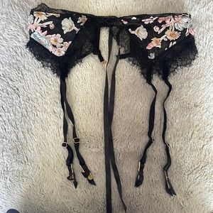 Victoria secret dream angels floral black garter M